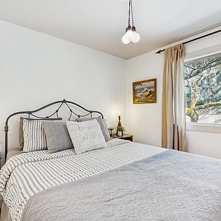 Villa Calm Waters Rockaway Beach Exterior foto